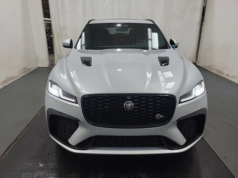 Jaguar F-PACE SVR* CARFAX* АВТОФИНАНС* БЕЗ ПЪРВОНАЧАЛНА ВНОСКА* , снимка 6 - Автомобили и джипове - 52716660