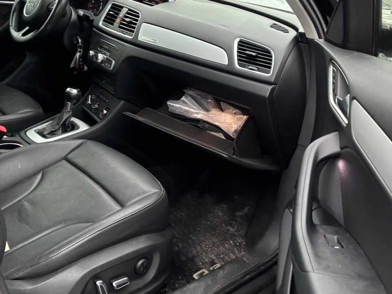 Audi Q3 2017 Komfort * CARFAX * БЕЗ ПЪРВОНАЧАЛНА ВНОСКА, снимка 13 - Автомобили и джипове - 53095213