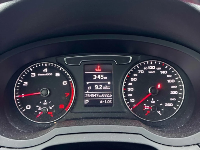 Audi Q3 2017 Komfort * CARFAX * БЕЗ ПЪРВОНАЧАЛНА ВНОСКА, снимка 8 - Автомобили и джипове - 53095213