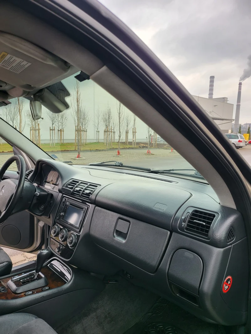 Mercedes-Benz ML 270 История, семеен, Каско 08.26г, ТВ, комп. Гуми, снимка 13 - Автомобили и джипове - 53393098