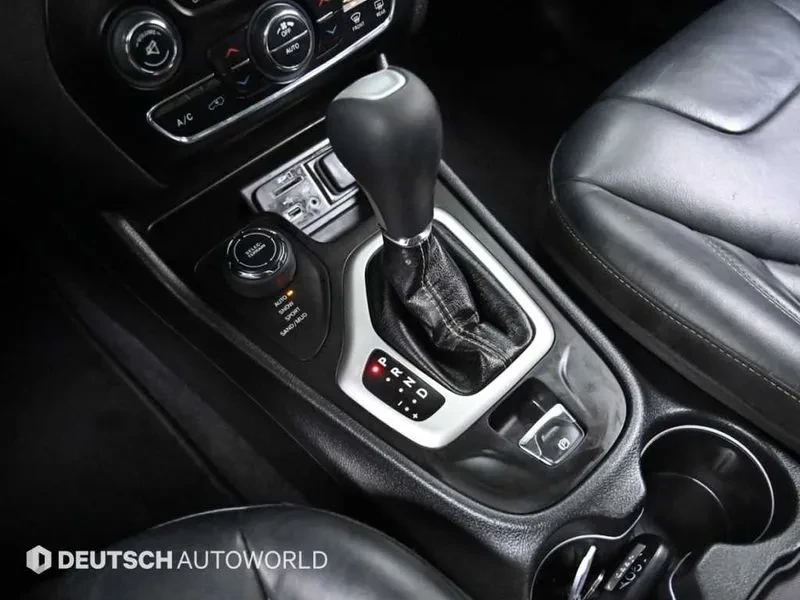 Jeep Cherokee 2.4 Longitude Awd, снимка 9 - Автомобили и джипове - 56112185