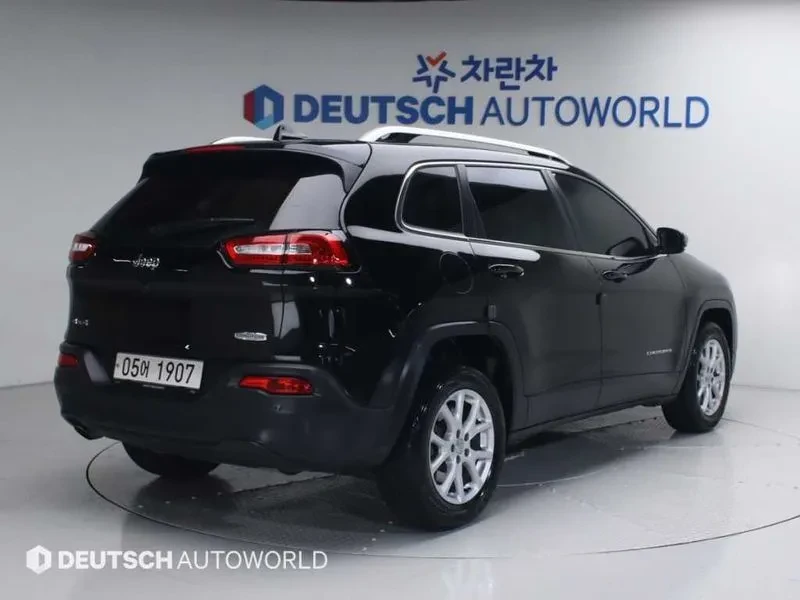Jeep Cherokee 2.4 Longitude Awd, снимка 2 - Автомобили и джипове - 56112185