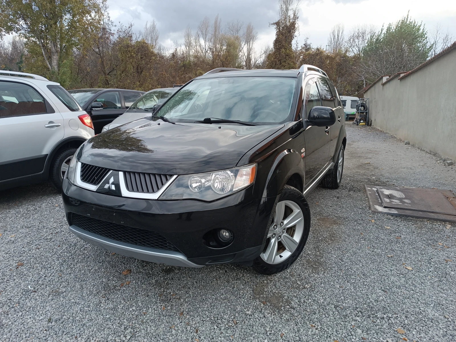 Mitsubishi Outlander 2.2DI-D 4X4 7-MESTA - [1] 