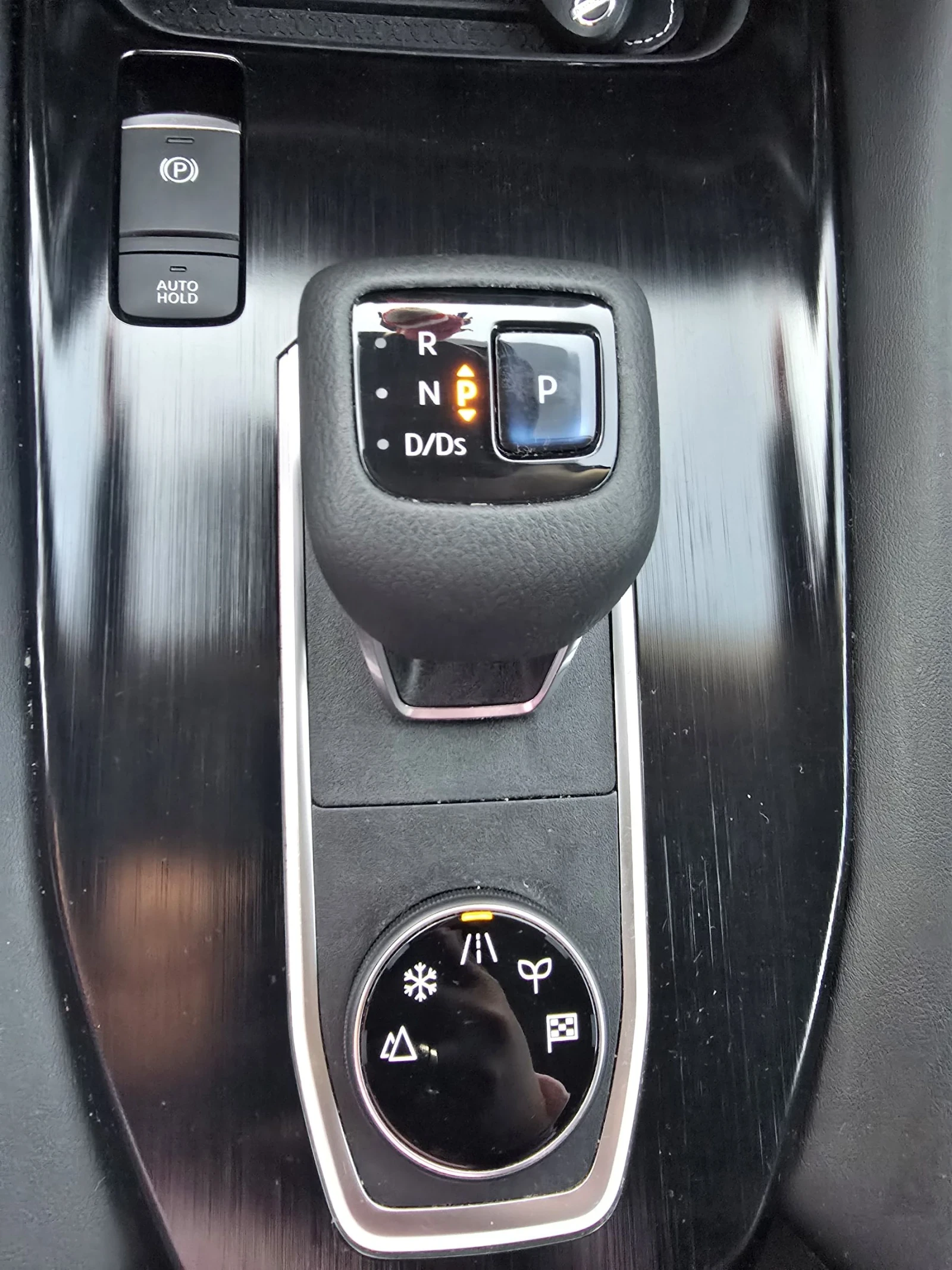 Nissan Qashqai, снимка 17 - Автомобили и джипове - 53829760