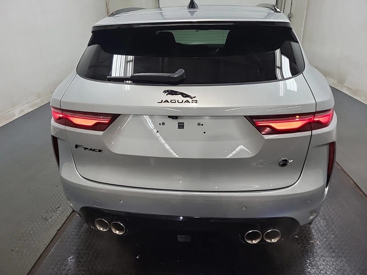 Jaguar F-PACE SVR* CARFAX* АВТОФИНАНС* БЕЗ ПЪРВОНАЧАЛНА ВНОСКА*  - изображение 4