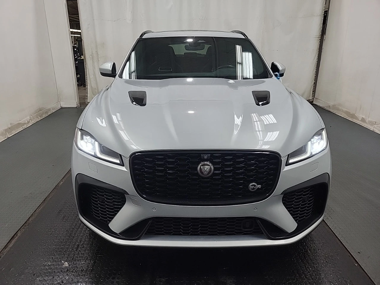 Jaguar F-PACE SVR* CARFAX* АВТОФИНАНС* БЕЗ ПЪРВОНАЧАЛНА ВНОСКА*  - изображение 6