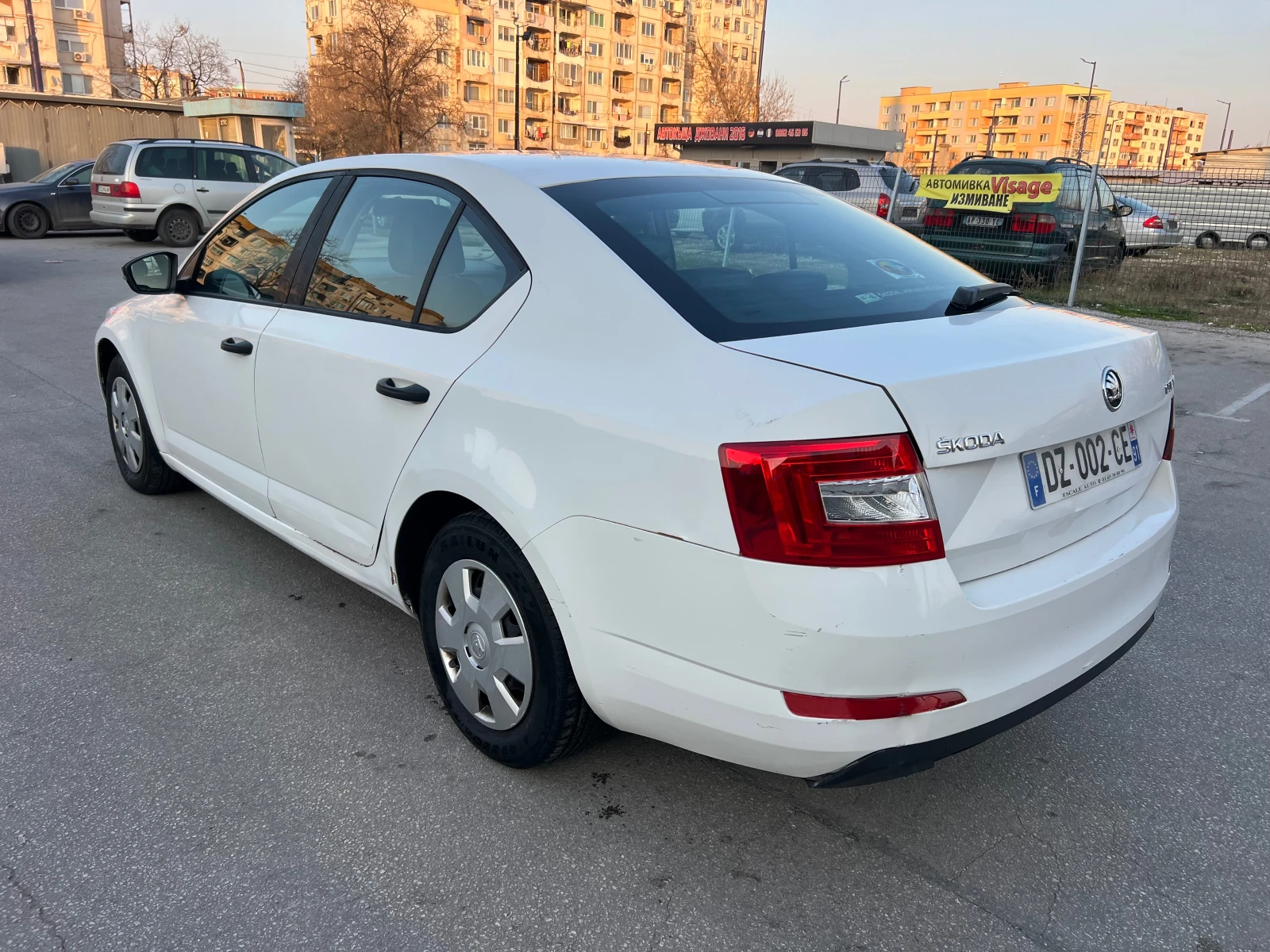 Skoda Octavia 1.6 TDI CLIMA/NAVI, снимка 17 - Автомобили и джипове - 53655194