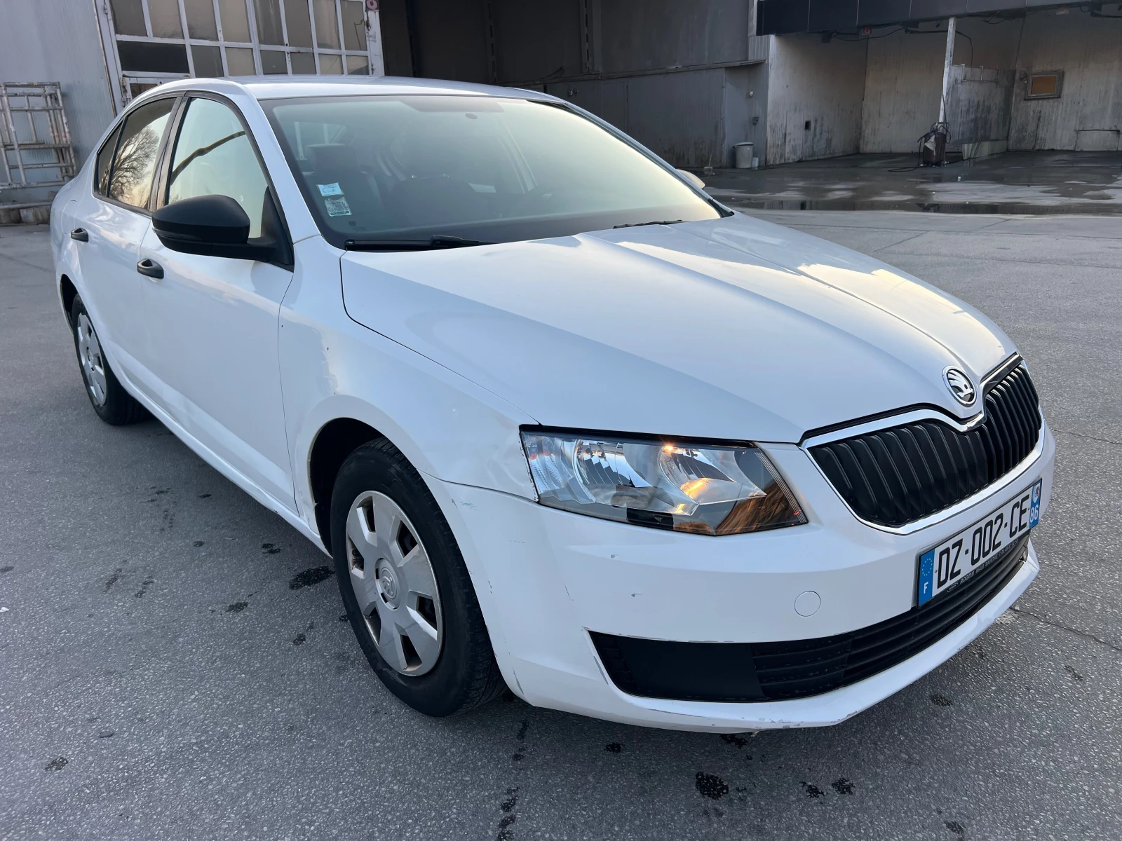 Skoda Octavia 1.6 TDI CLIMA/NAVI, снимка 10 - Автомобили и джипове - 53655194