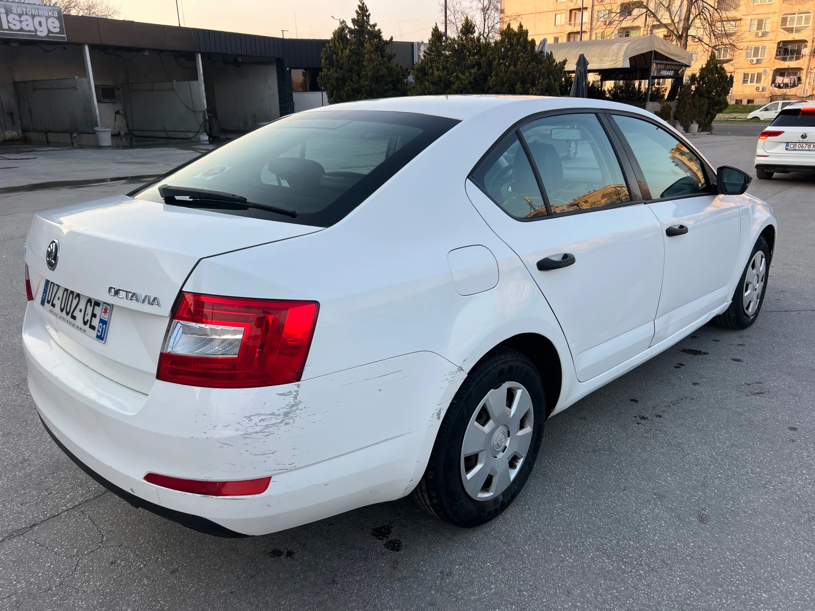 Skoda Octavia 1.6 TDI CLIMA/NAVI, снимка 12 - Автомобили и джипове - 53655194