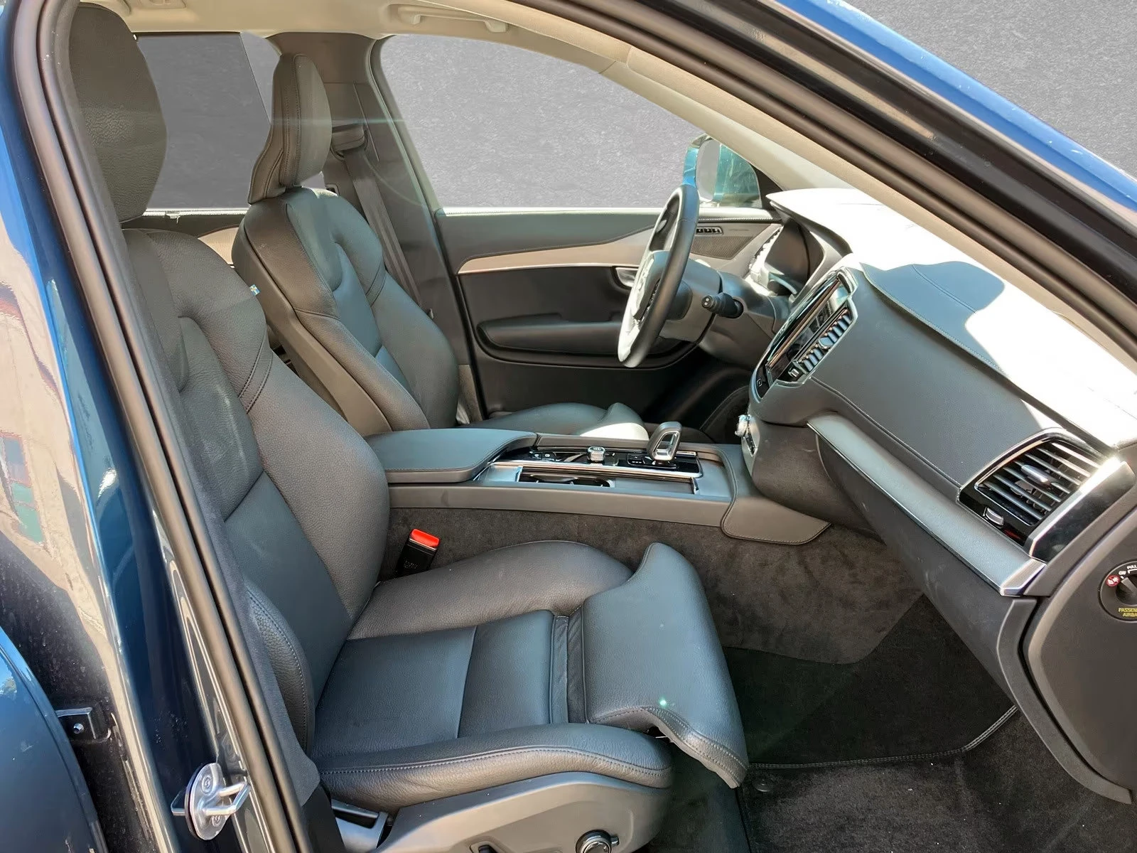 Volvo Xc90 T8/455HP/4X4/RECHARGEPLUS/CAM/ACC/LED/272z, снимка 6 - Автомобили и джипове - 54112044