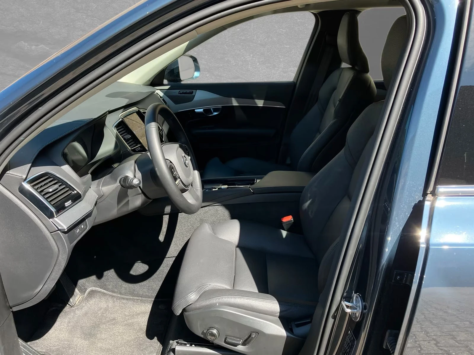 Volvo Xc90 T8/455HP/4X4/RECHARGEPLUS/CAM/ACC/LED/272z, снимка 5 - Автомобили и джипове - 54112044