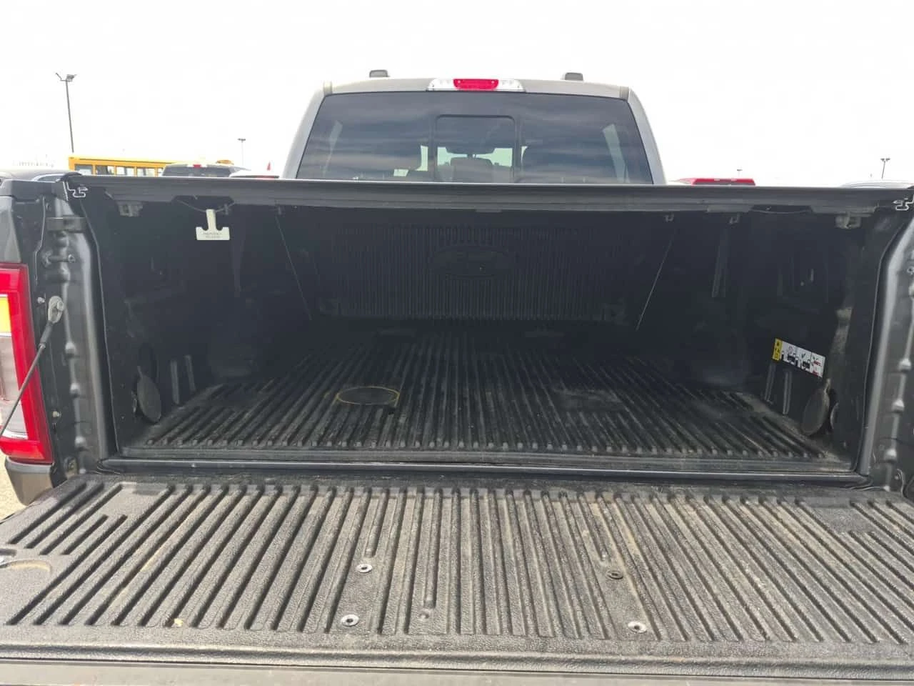 Ford F150 XL CREW CAB SHORT BED| 2 КЛЮЧА| ПОДГРЕВИ| CARFAX, снимка 4 - Автомобили и джипове - 54594518