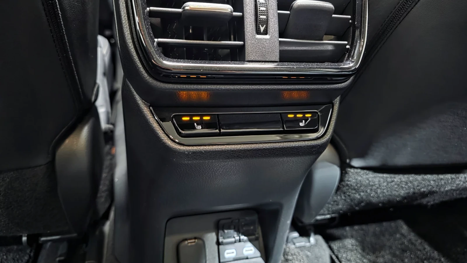 Lexus NX 350h, снимка 13 - Автомобили и джипове - 54604120