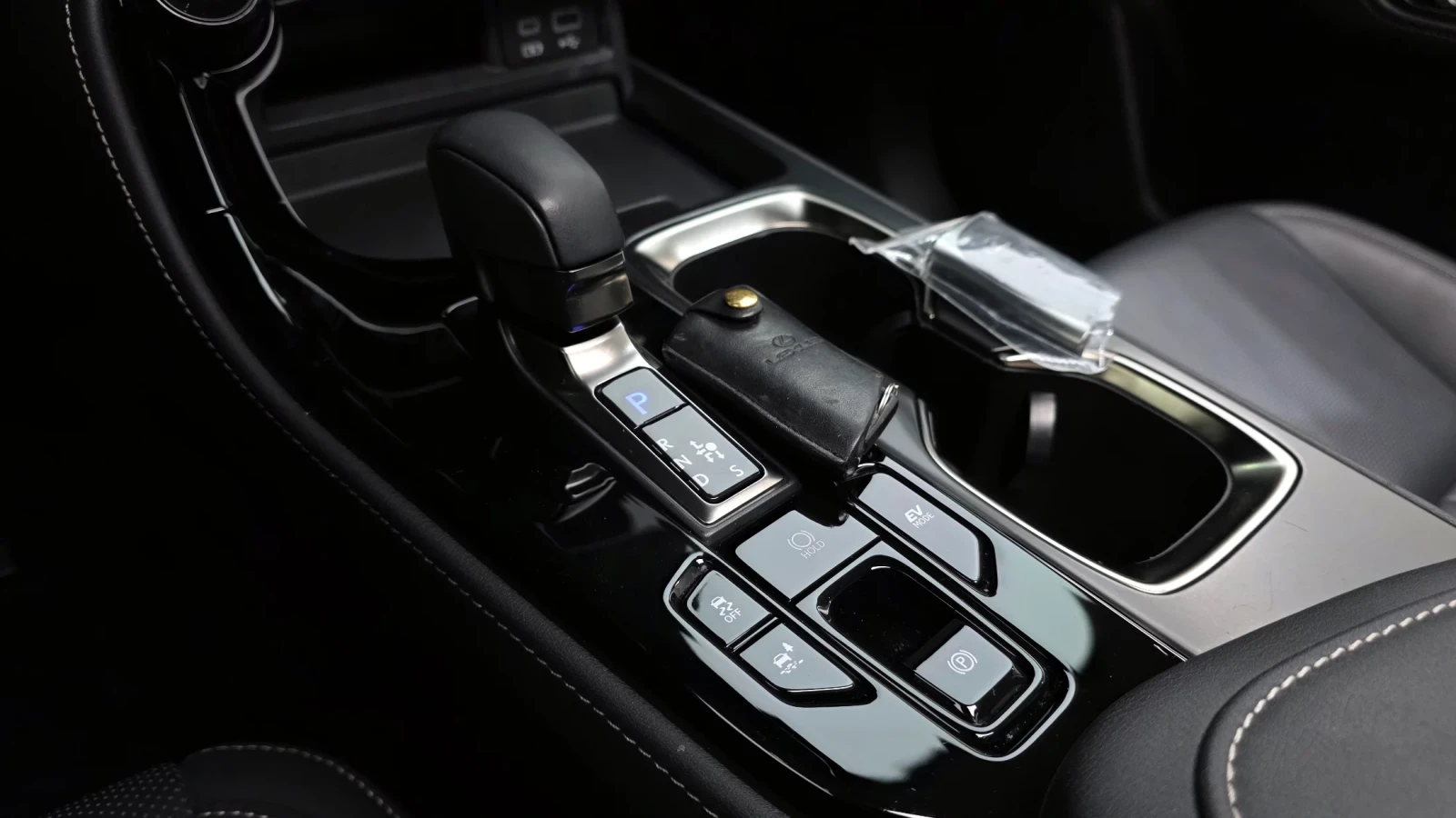 Lexus NX 350h, снимка 8 - Автомобили и джипове - 54604120