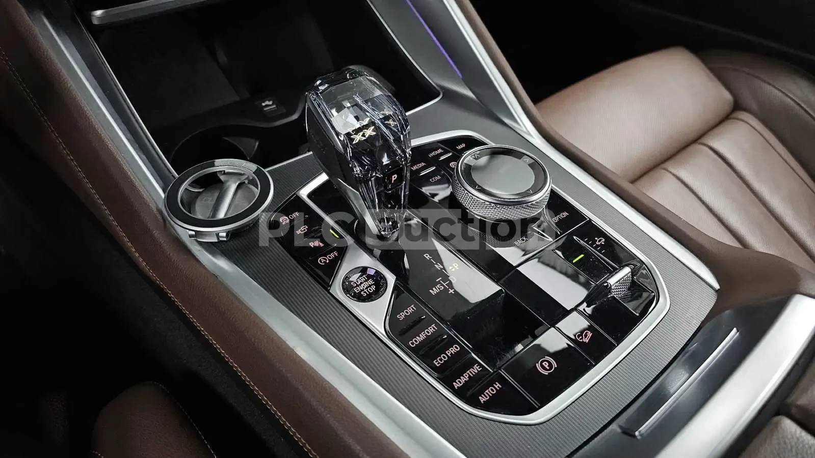 BMW X6 M PKG| SWAROWSKI| H/K| ОБДУХ| HUD| 360| PANO| , снимка 10 - Автомобили и джипове - 54849187