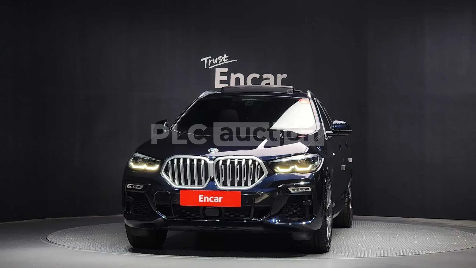 BMW X6 M PKG| SWAROWSKI| H/K| ОБДУХ| HUD| 360| PANO| , снимка 2 - Автомобили и джипове - 54849187
