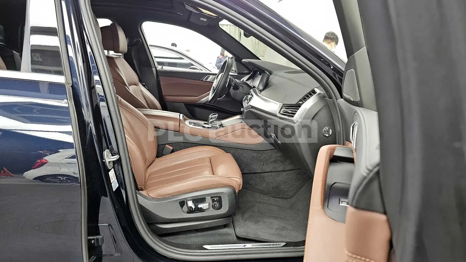BMW X6 M PKG| SWAROWSKI| H/K| ОБДУХ| HUD| 360| PANO| , снимка 12 - Автомобили и джипове - 54849187