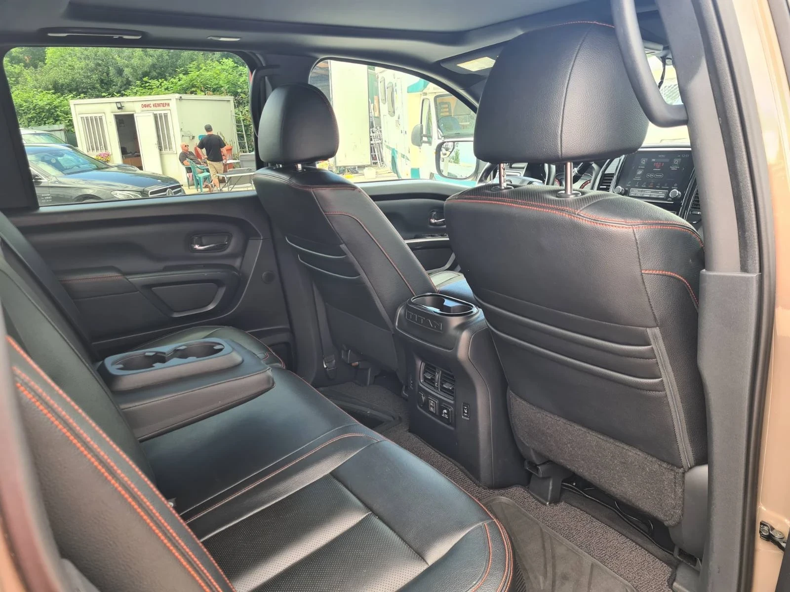 Nissan Titan crew cab PRO 4X / ПАНОРАМА / КАМЕРА / ОБДУХВАНЕ / ПОДГРЕВ, снимка 12 - Автомобили и джипове - 54892411