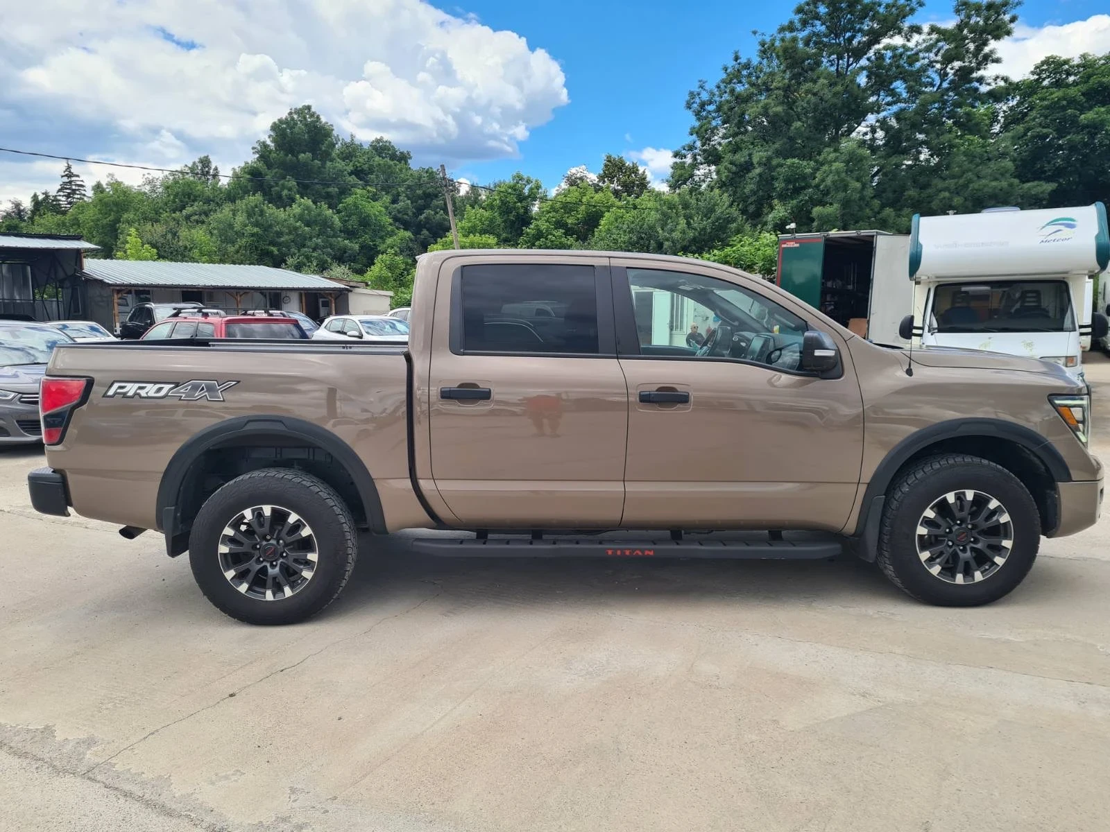 Nissan Titan crew cab PRO 4X / ПАНОРАМА / КАМЕРА / ОБДУХВАНЕ / ПОДГРЕВ, снимка 9 - Автомобили и джипове - 54892411