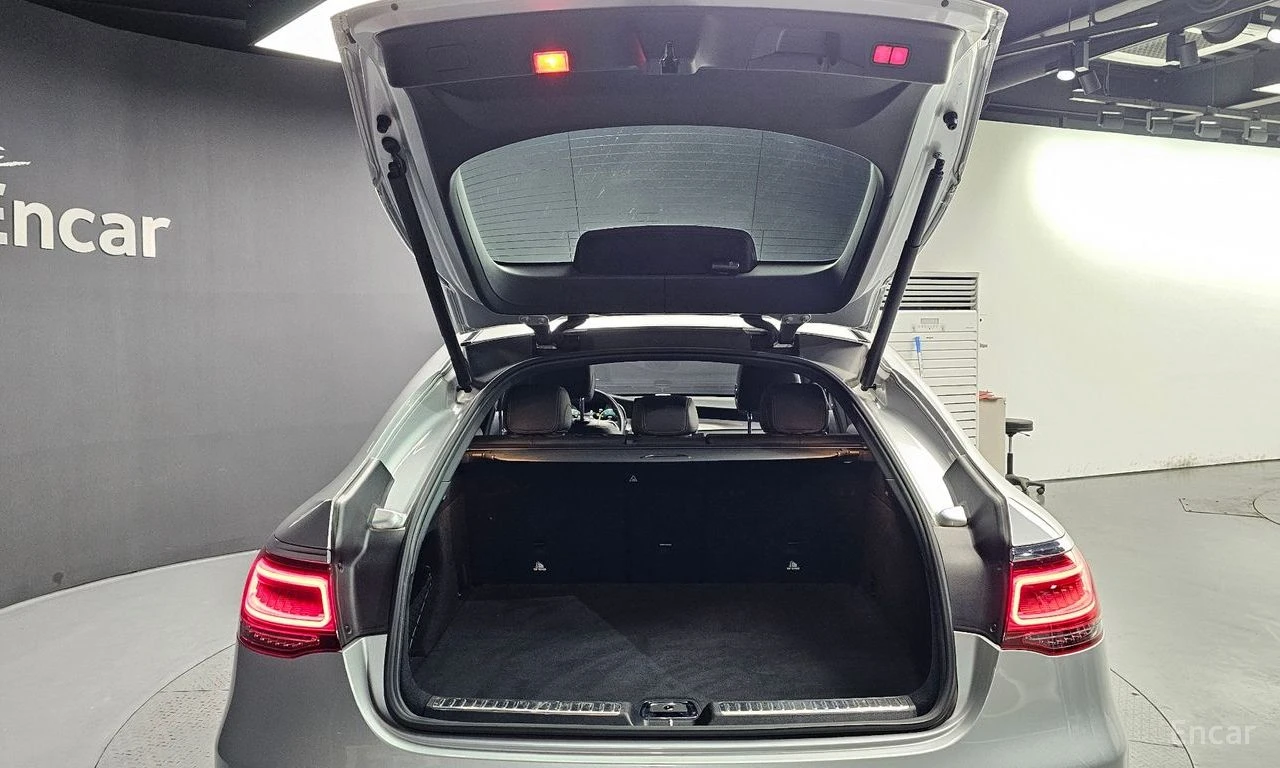 Mercedes-Benz GLC 300 AMG* LINE* COUPE* ХЕДЪП* LANE* ASSIST* ПОДГРЕВ* КА, снимка 16 - Автомобили и джипове - 55529639
