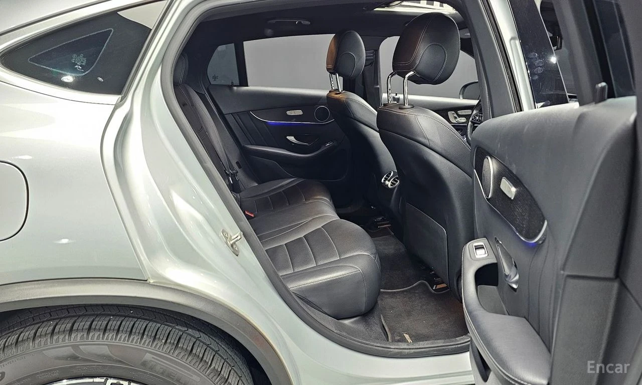 Mercedes-Benz GLC 300 AMG* LINE* COUPE* ХЕДЪП* LANE* ASSIST* ПОДГРЕВ* КА, снимка 14 - Автомобили и джипове - 55529639