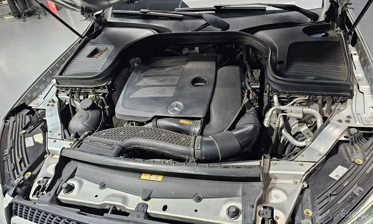 Mercedes-Benz GLC 300 AMG* LINE* COUPE* ХЕДЪП* LANE* ASSIST* ПОДГРЕВ* КА, снимка 17 - Автомобили и джипове - 55529639