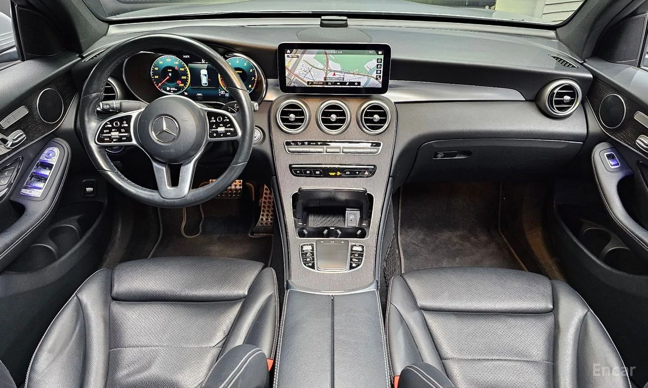 Mercedes-Benz GLC 300 AMG* LINE* COUPE* ХЕДЪП* LANE* ASSIST* ПОДГРЕВ* КА, снимка 6 - Автомобили и джипове - 55529639