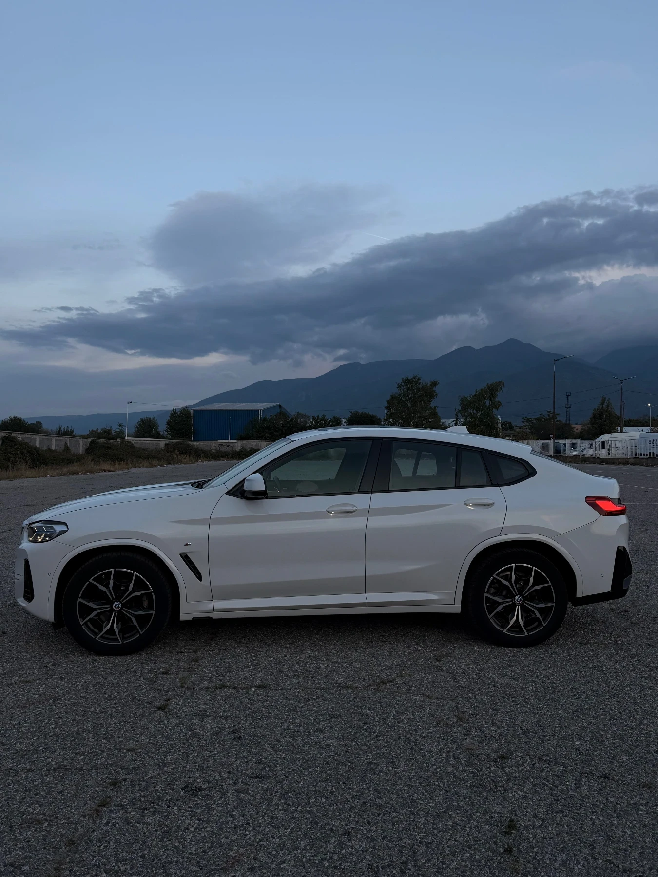 BMW X4, снимка 4 - Автомобили и джипове - 56168635