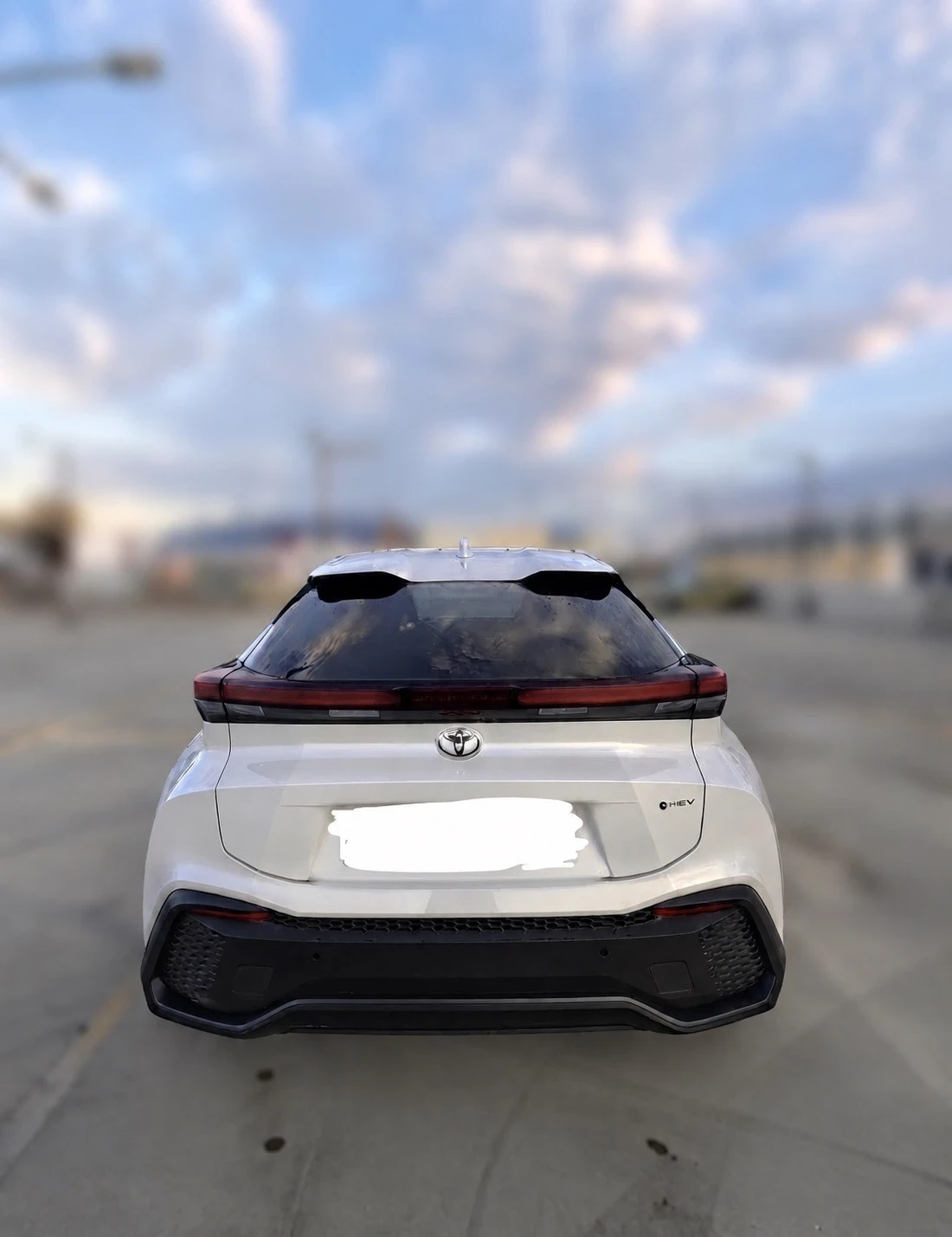 Toyota C-HR 1.8 Hybrid 140 e-CVT City 2024 - гаранционен