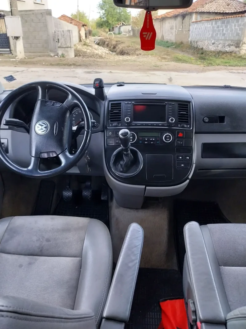 VW Multivan 2.5, снимка 6 - Бусове и автобуси - 48261797