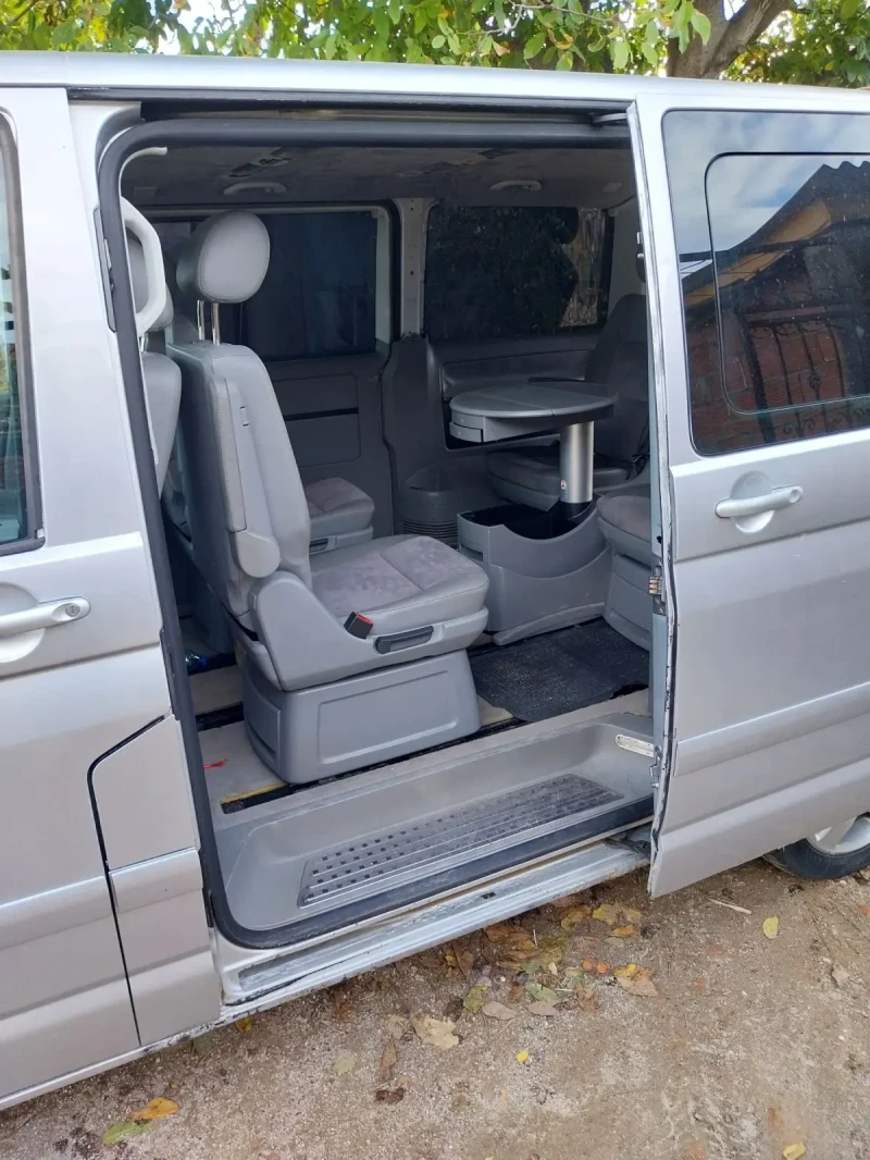 VW Multivan 2.5, снимка 8 - Бусове и автобуси - 48261797