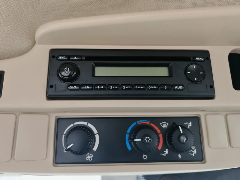 Трактор John Deere 6190R с първоначална вноска 20 % и годишна лих3, 8, снимка 15 - Селскостопанска техника - 53101449