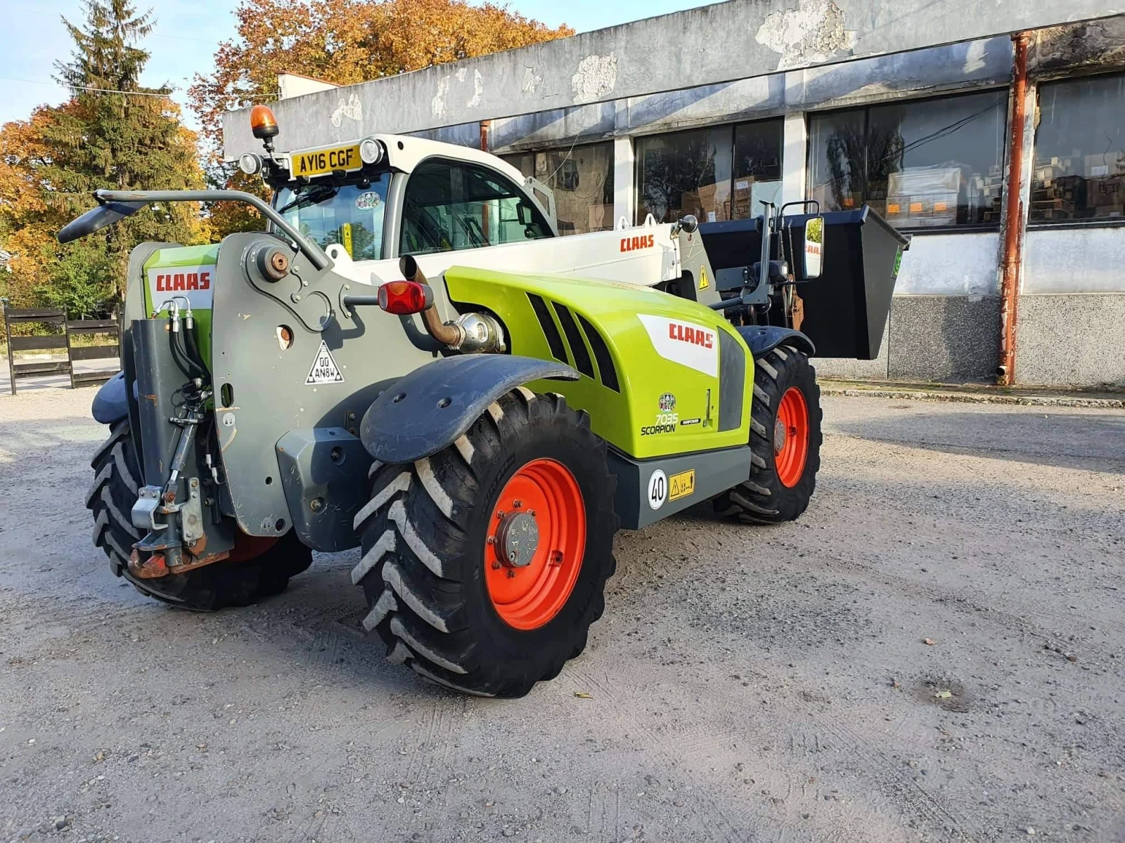 Телескопичен товарач Claas Scorpion 7035 - изображение 7