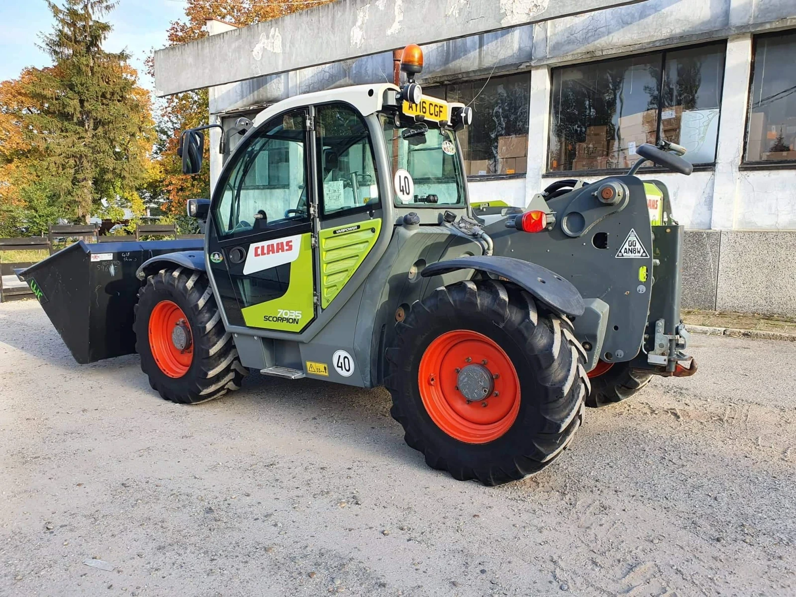 Телескопичен товарач Claas Scorpion 7035 - изображение 6