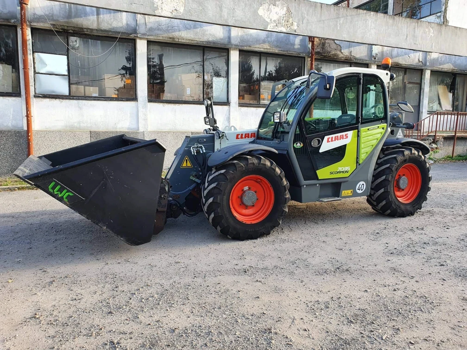 Телескопичен товарач Claas Scorpion 7035 - изображение 4