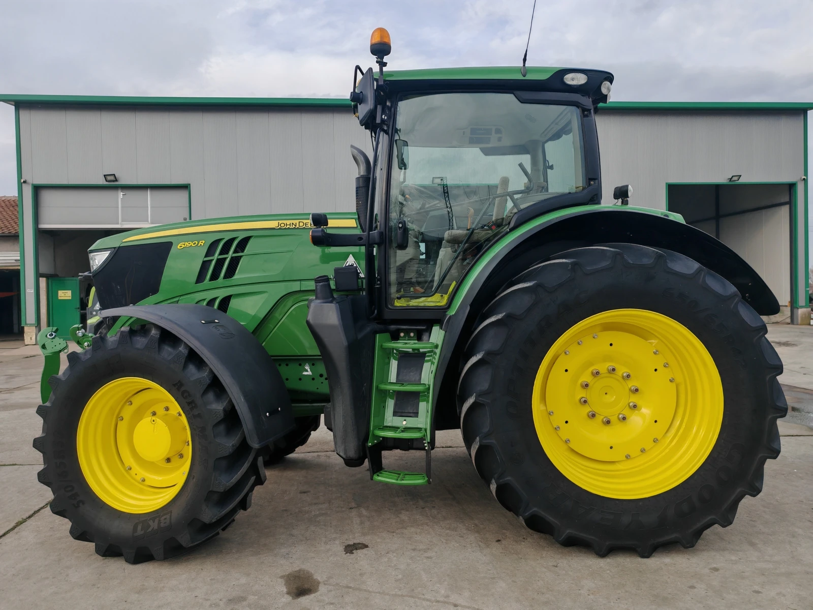 ������� John Deere 6190R � ������������ ������ 20 % � ������� ���3, 8 | Mobile.bg � ����������� 11