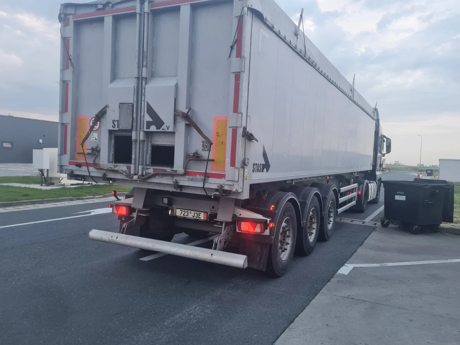 Полуремарке Stas 4 броя 50-56 куб, снимка 5 - Ремаркета - 54722600