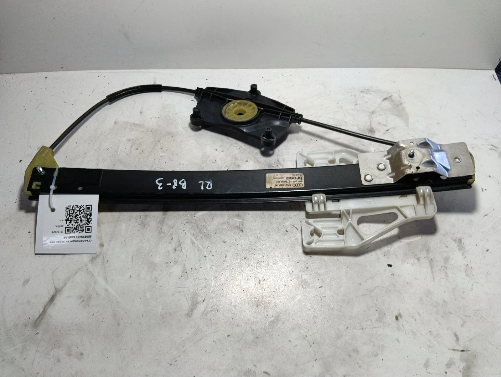 стъклоповдигач заден ляв 8K0839461 Audi A4