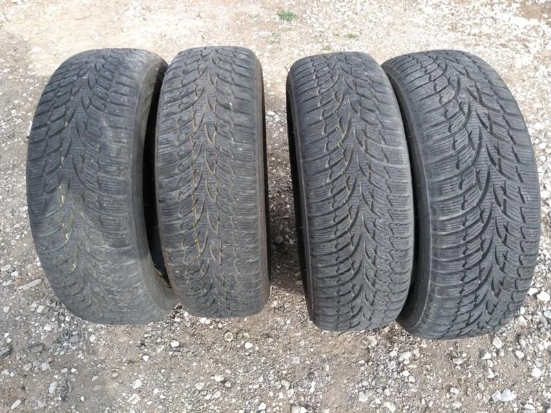 Гуми Зимни 185/60R15, снимка 1 - Гуми и джанти - 28677752