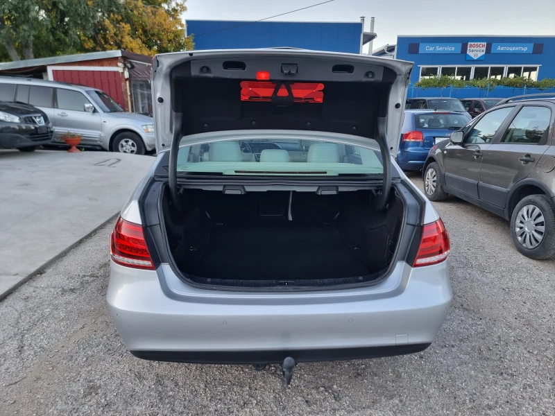 Mercedes-Benz E 220 2.2CDI, снимка 13 - Автомобили и джипове - 47586753