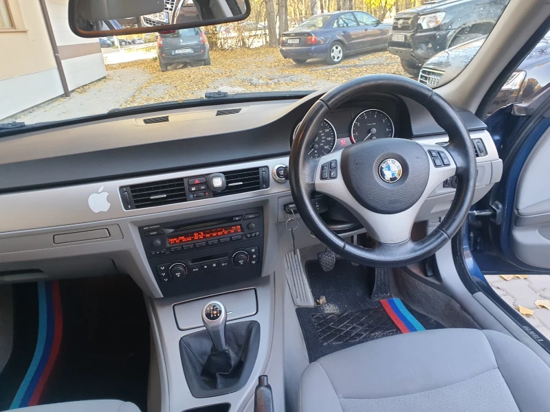 BMW 318 E91, снимка 12 - Автомобили и джипове - 47813507