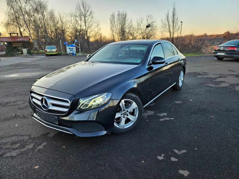 Mercedes-Benz E 220 AMG ПАКЕТ/ЛИЗИНГ, снимка 2 - Автомобили и джипове - 48435592