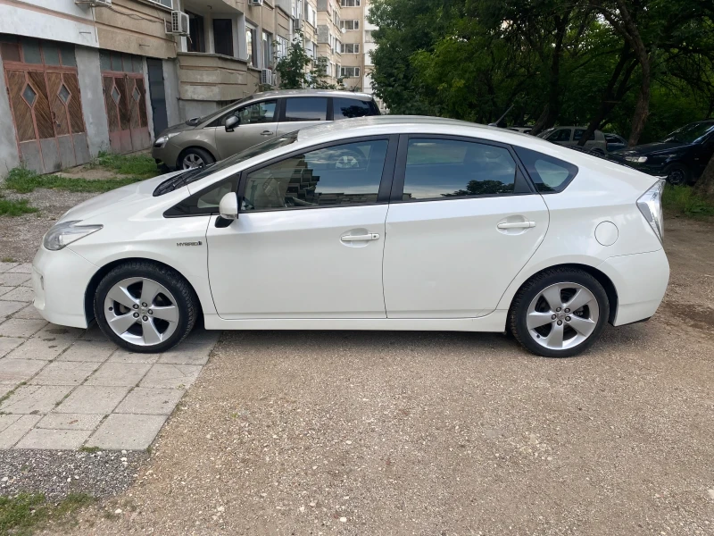 Toyota Prius, снимка 3 - Автомобили и джипове - 48663652