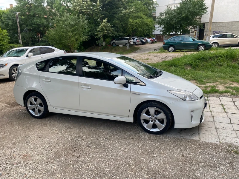 Toyota Prius, снимка 2 - Автомобили и джипове - 48663652