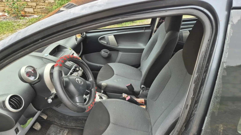 Toyota Aygo, снимка 6 - Автомобили и джипове - 52266672