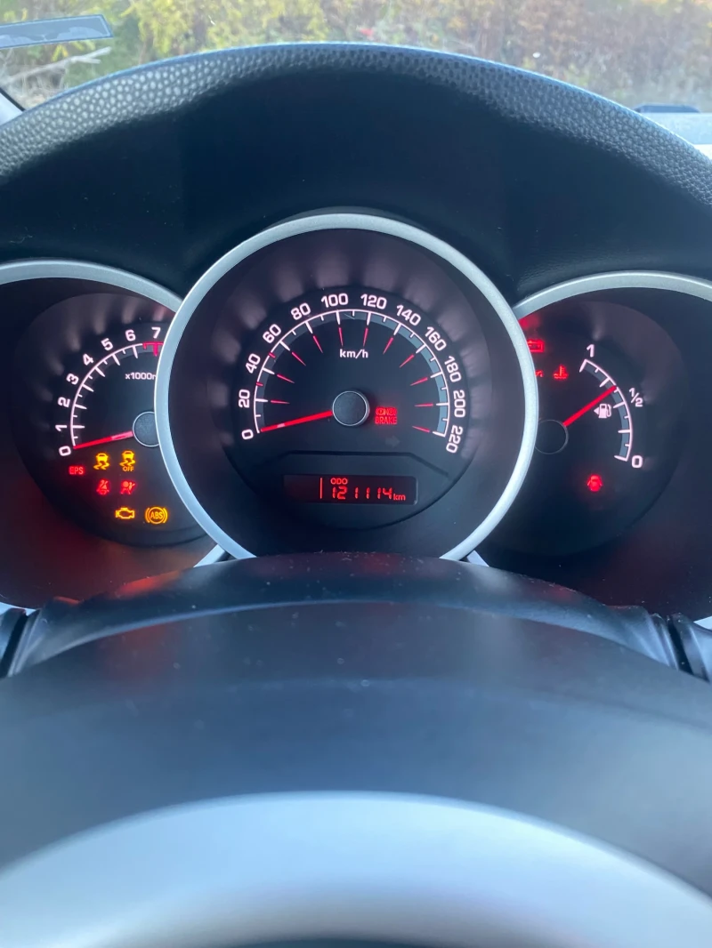 Kia Venga Venga, снимка 13 - Автомобили и джипове - 52353418