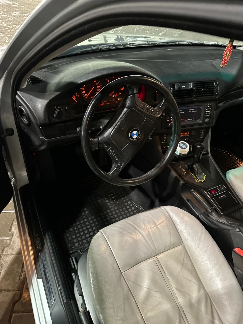 BMW 530 530 avtomat, снимка 5 - Автомобили и джипове - 52642676