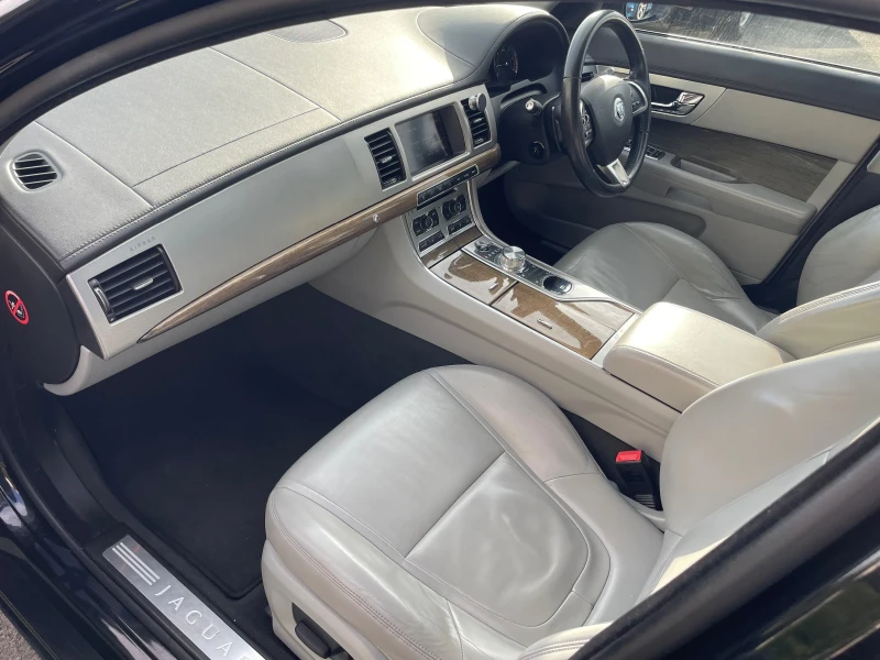 Jaguar Xf 3.0 d, снимка 6 - Автомобили и джипове - 53263438