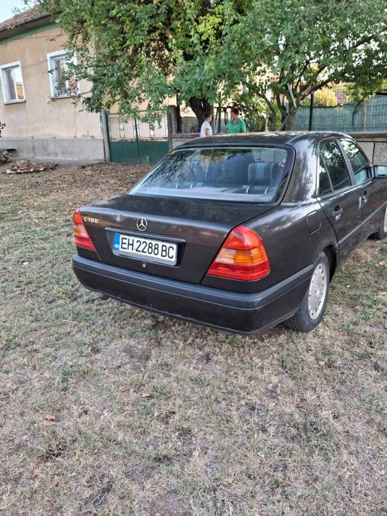 Mercedes-Benz C 180, снимка 3 - Автомобили и джипове - 55803820