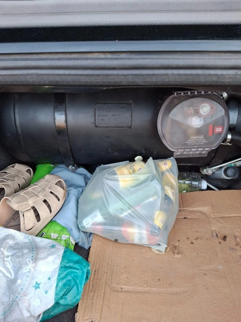 Mercedes-Benz C 180, снимка 7 - Автомобили и джипове - 55803820